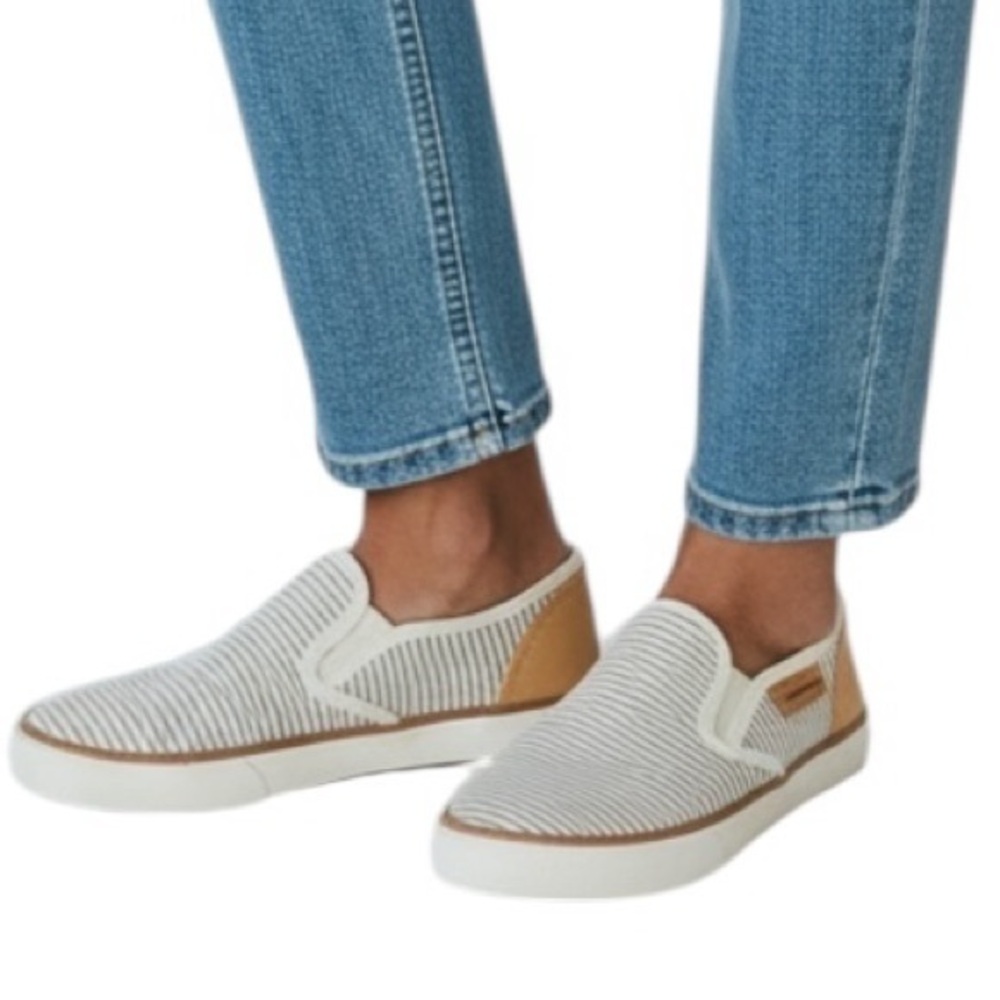 Tommy Bahama Cream and Tan Striped Loafers